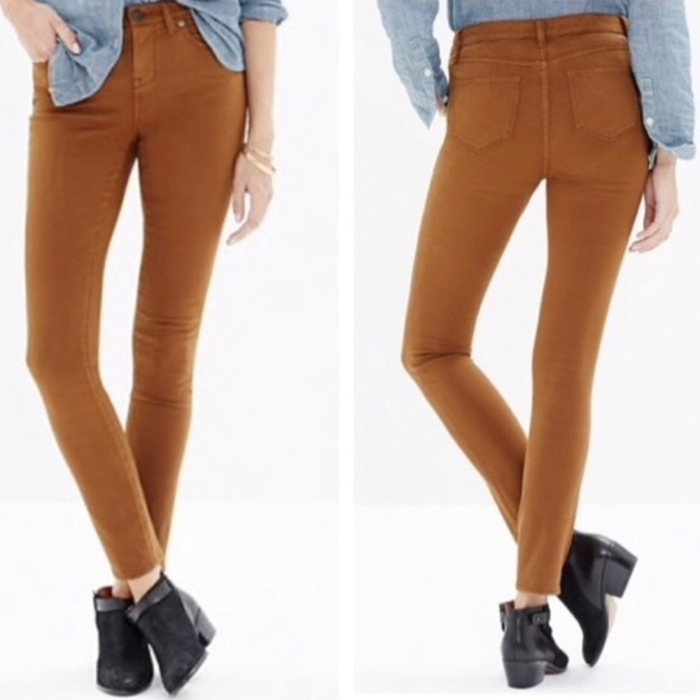 MAKE AN OFFER Mustard 9” High Riser Skinny Jeans